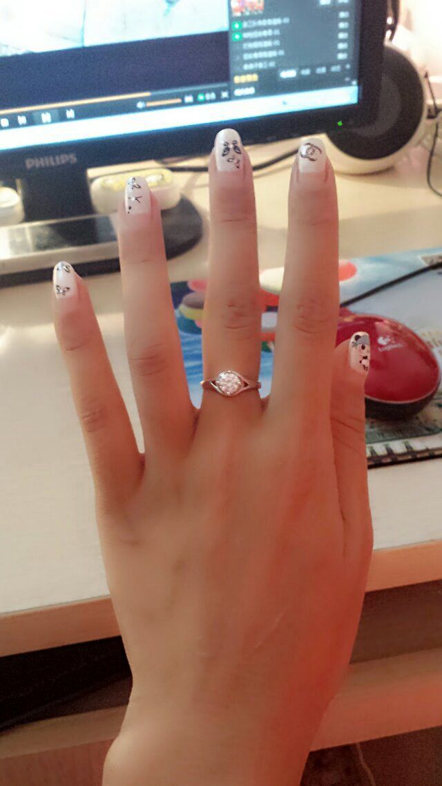 吃狐妖的小鷹的主播照片