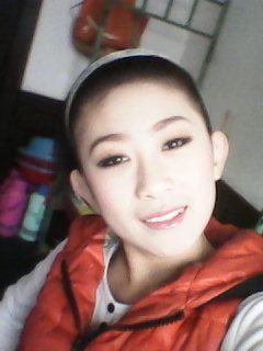 艺校小美主播照片