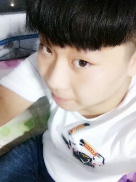 力工许仙主播照片