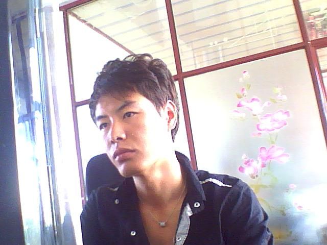 丿凌乱灬的主播照片