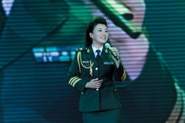 刘子琪主播照片