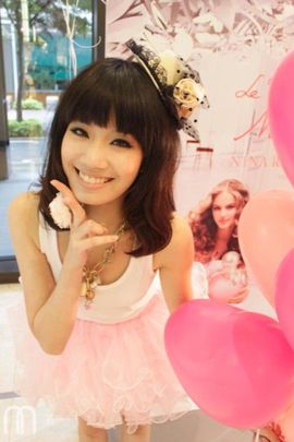 颜小诺主播照片