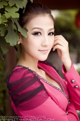 林家小妹林依主播照片