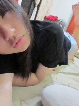 憨憨笑的乖小孩主播照片