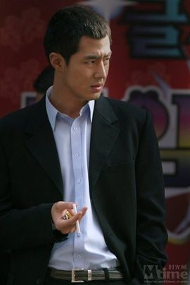 郁文俊主播照片