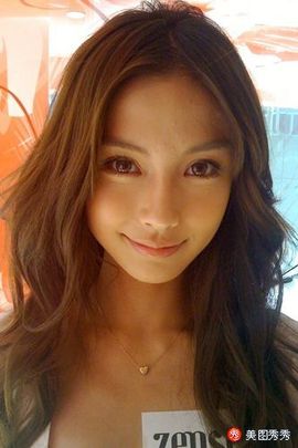 美女在唱主播照片