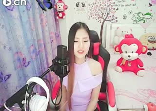 六间房美女主播梦瑶❤代理秀唱视频