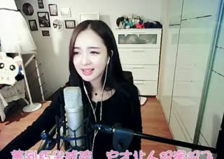 爱是一滴擦不干~烧不完的眼泪~还没凝固已经成灰