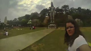 看外国小伙伴是怎么把旅游拍出创意来的：一个巴掌一个景点！