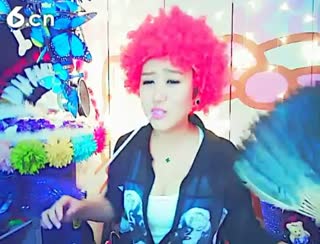六间房最红主播银发魔女💋莜筱兮秀唱直播