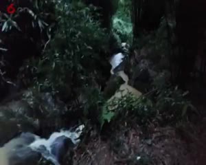 瀑布水景水泥仿木护栏座椅A