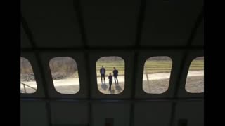 河南六旬农民自制“飞机” 长35米酷似波音737