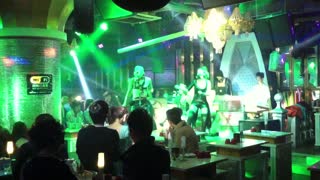艺点娱乐(学员毕业后酒吧演出视频)
