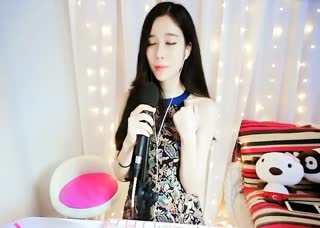 妹子秀唱《爱之初体验》~很好听哦~