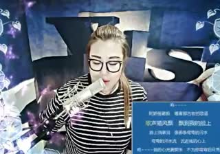 遥远的夜空有一个《弯弯的月亮》~
