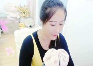 你总是一次一次《脚踏两只船》~而我却一次一次视而不见~