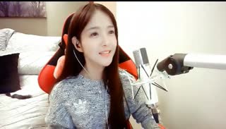 甜系美女为你唱伤感情歌《听说爱情回来过》