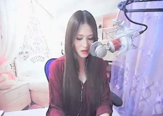 在破旧琴房~弹唱出《贝多芬的悲伤》