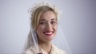 3分钟看100年婚礼服饰变化
