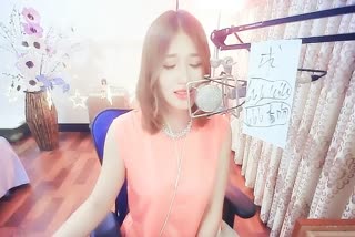卷发mm翻唱《牵手》~好好听~