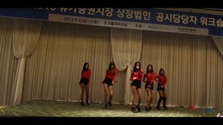 实拍韩国学校辣妹表演