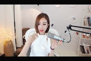 我想哭但是《哭不出来》~等到思念像海~