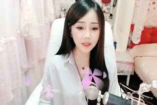 妹子翻唱《爱要逃》~赞赞赞~