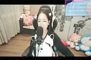 姑娘秀唱英文歌~虽然听不懂但是很好听~