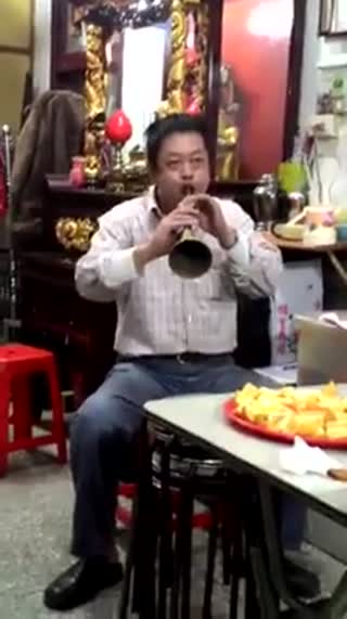 神曲也跨界！唢呐独奏《小苹果》