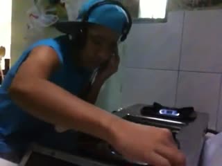 药不能停，自娱自乐玩的真嗨，DJDJ~