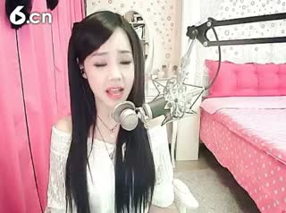 六间房美女主播╰⋛泡沫ღ寒兮⋚╯深情秀唱