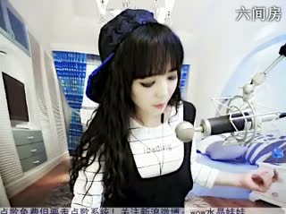 六间房呆萌女主播水晶娃娃秀唱视频