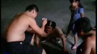 这样的石头剪刀布真是让人不胜杯酌 用生命在玩啊！