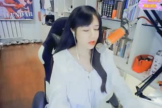 菇凉秀唱李荣浩《模特》~声线很独特~