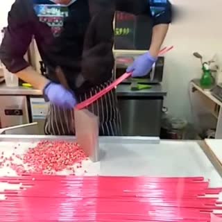 手工糖师傅的手速 如闪电疾风