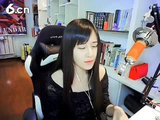 六间房甜美女主播“ ″8秒．．·°♡  ”聊天交友视频秀