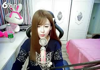六间房美女主播久美。直播间视频