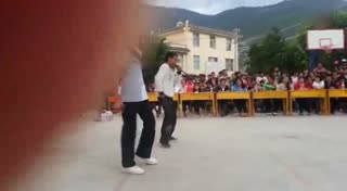 看那些追逐摇滚梦想的年轻人