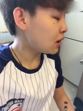 四种妹子被车撞了神反应