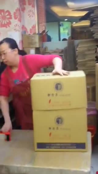 表情亮了！想要打包箱子快表情也得到位