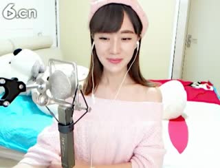 六间房美女主播诗然&conint;&conint;直播间互动