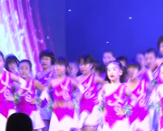 衣装小巨人，快乐无限好，晚会舞蹈