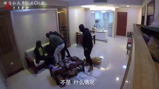 美女策划被辱场面考验男友，男友信以为真当场疯了