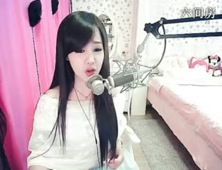 六间房美女主播╰⋛泡沫ღ寒兮⋚╯ 直播视频