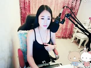 我是《挥着翅膀的女孩》~就算风雨覆盖我也不怕重来