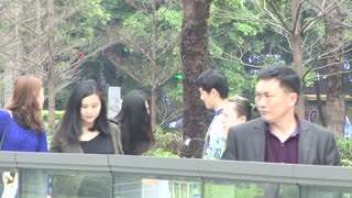 刘若英超粉举演唱会牌子当街索吻--AG亚游大受关注