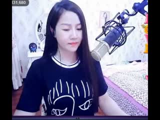 六间房美女主播“幽幽”聊天交友