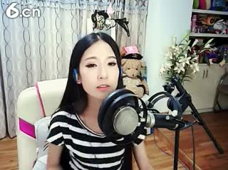 六间房秀场真人主播柯艾秀唱high歌