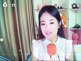 六间房清纯美女主播“ 苏娅”秀唱温柔与霸道