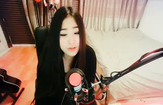 妹子秀唱《柠檬树》~声音很独特~